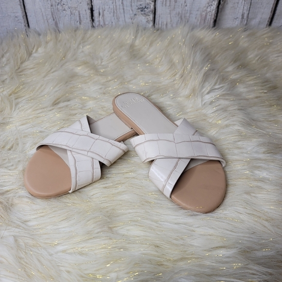 Abercrombie & Fitch Criss Cross Slide Sand… - Picture 2 of 8